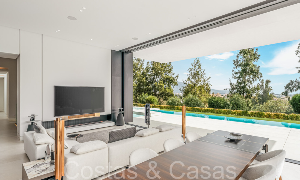 Moderne, gelijkvloerse, luxueuze villa te koop direct aan de golfbaan in Benahavis - Marbella 68462