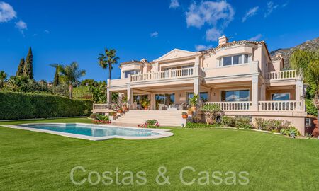 Klassieke Mediterrane villa met adembenemend zeezicht te koop in het toonaangevende Cascada de Camojan in Marbella 68500