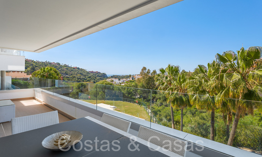 Instapklaar modern appartement te koop met weids uitzicht in het exclusieve Benahavis - Marbella 68530