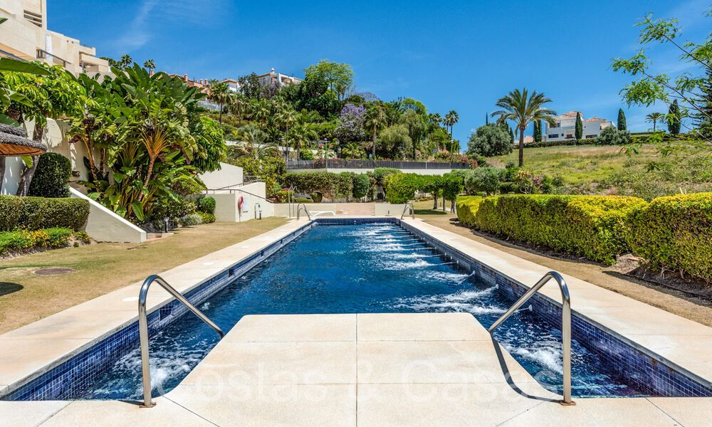 Luxueus duplex penthouse te koop met privézwembad en zeezicht in Nueva Andalucia, Marbella 68967