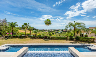 Luxueus duplex penthouse te koop met privézwembad en zeezicht in Nueva Andalucia, Marbella 68973 