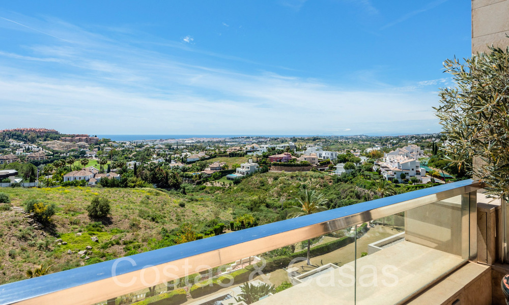 Luxueus duplex penthouse te koop met privézwembad en zeezicht in Nueva Andalucia, Marbella 68975