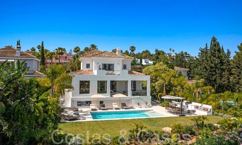 Prachtige gerenoveerde villa in eigentijdse mediterrane stijl te koop, grenzend aan de golfbaan in Benahavis - Marbella 69119
