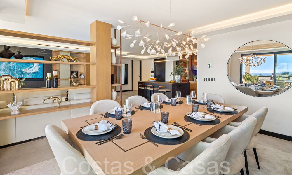 Eersteklas duplex penthouse met panoramisch zeezicht en eigen dompelbad te koop in Nueva Andalucia, Marbella 69472