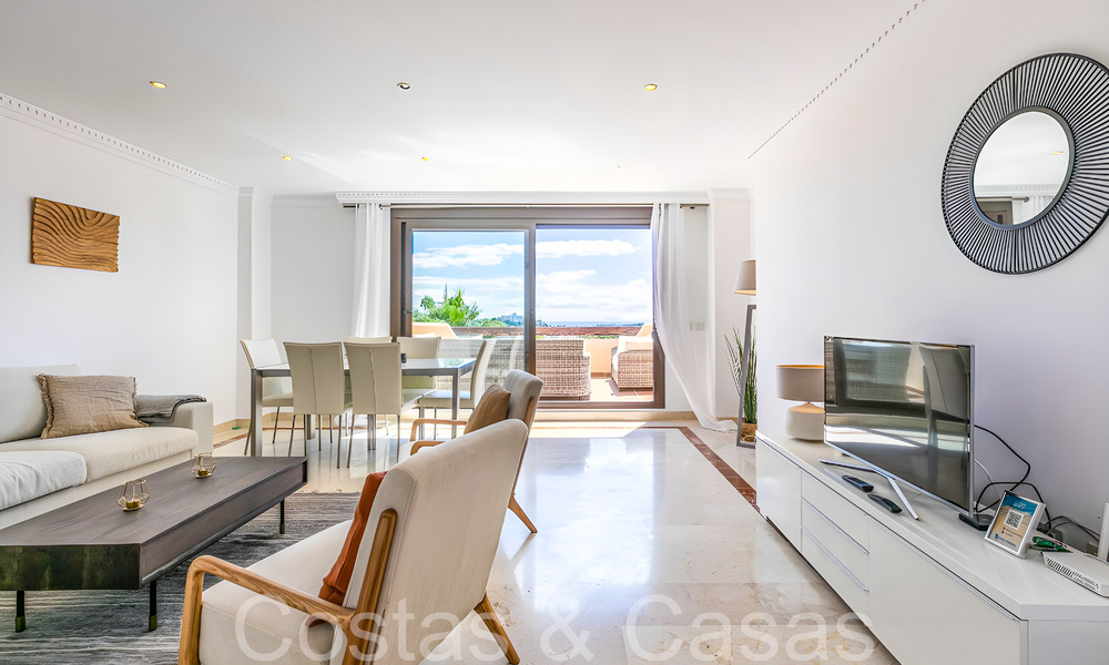Instapklaar luxe penthouse met magnifiek uitzicht op de golfbaan en de Middellandse Zee te koop in Benahavis - Marbella 69619