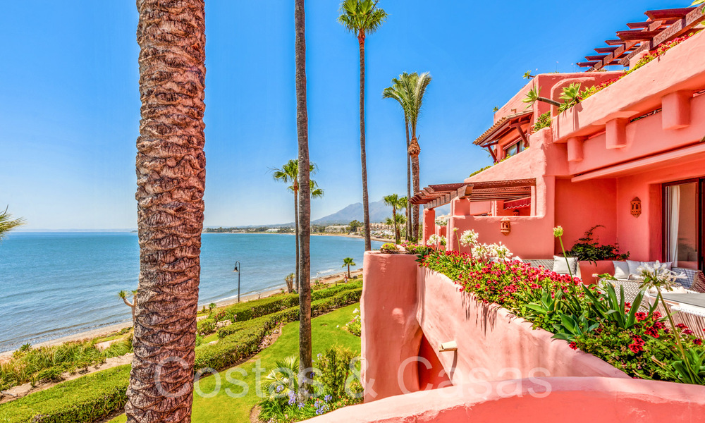 Verfijnd, eerstelijnsstrand appartement te koop in een exclusief complex op de New Golden Mile, Marbella - Estepona 69962