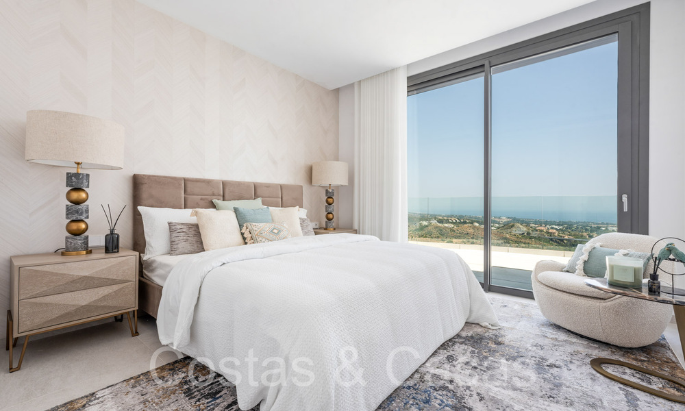 Instapklaar, eigentijds penthouse met panoramisch zeezicht te koop in een hoogstaand complex van Benahavis - Marbella 70008