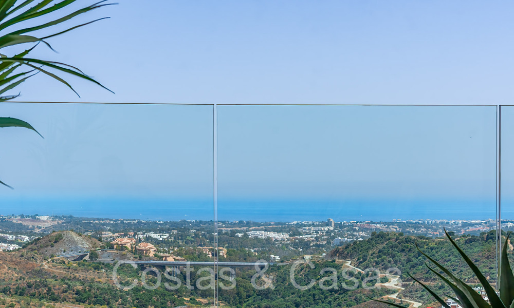 Instapklaar, eigentijds penthouse met panoramisch zeezicht te koop in een hoogstaand complex van Benahavis - Marbella 70018