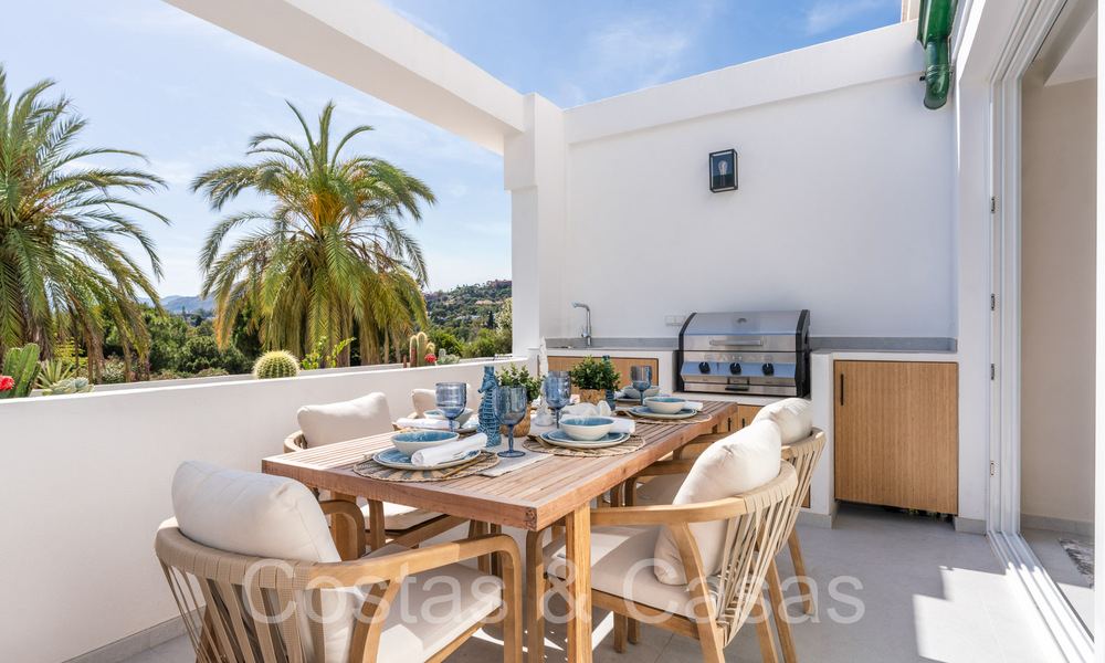 Luxueus gerenoveerd appartement met golf- en zeezicht te koop, grenzend aan een vooraanstaande golfbaan in La Quinta, Benahavis - Marbella 69938