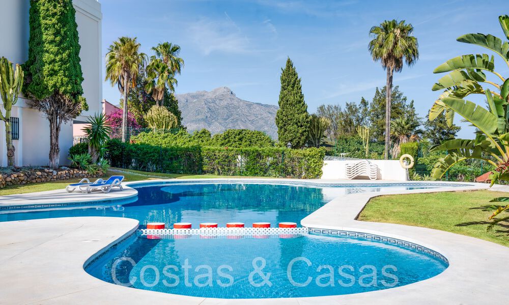 Luxueus gerenoveerd appartement met golf- en zeezicht te koop, grenzend aan een vooraanstaande golfbaan in La Quinta, Benahavis - Marbella 69948