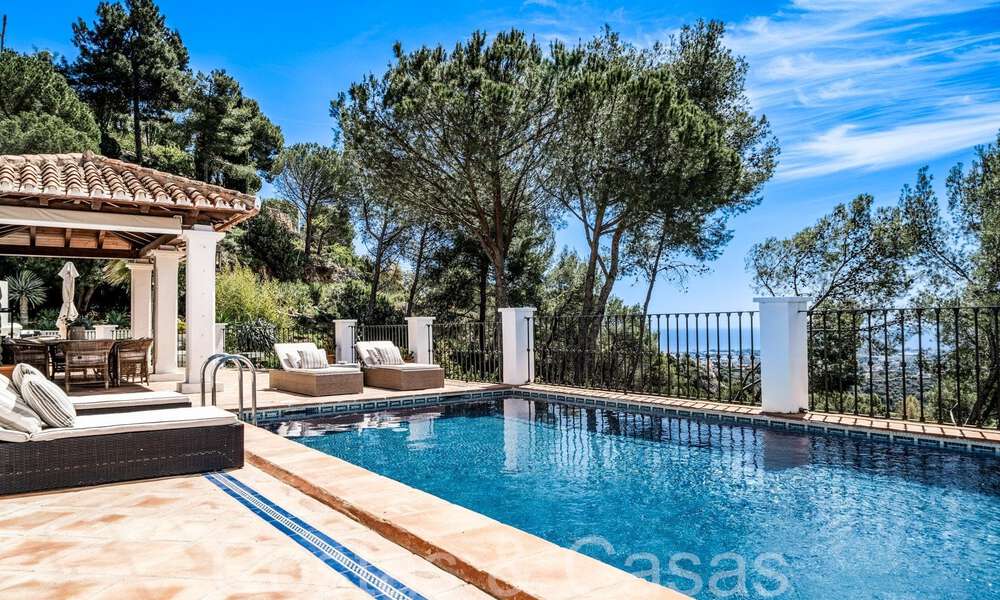 Gelijkvloerse luxevilla in eigentijdse mediterrane bouwstijl te koop omgeven door natuur in El Madroñal, Benahavis - Marbella 70268