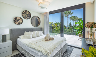 Bekroonde designervilla met moderne architectuur te koop op een steenworp van het strand in Oost Marbella 70349 