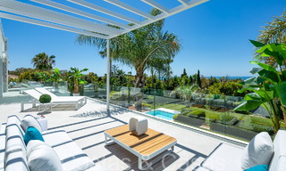 Bekroonde designervilla met moderne architectuur te koop op een steenworp van het strand in Oost Marbella 70356 