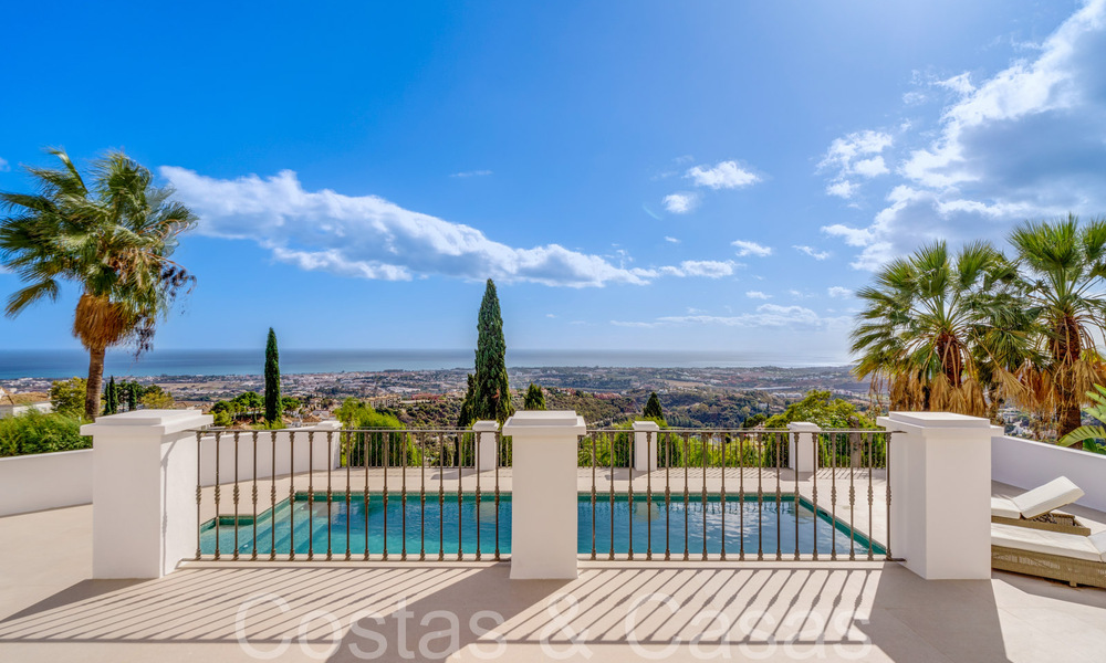 Sublieme Mediterrane luxevilla met panoramisch zeezicht te koop in El Madroñal, Marbella - Benahavis 70383