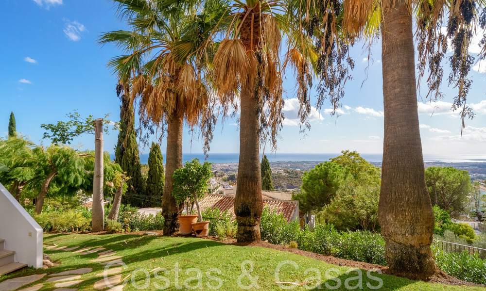 Sublieme Mediterrane luxevilla met panoramisch zeezicht te koop in El Madroñal, Marbella - Benahavis 70391