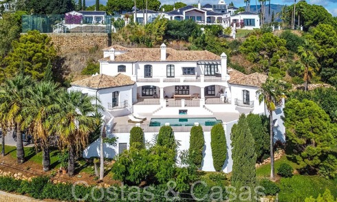 Sublieme Mediterrane luxevilla met panoramisch zeezicht te koop in El Madroñal, Marbella - Benahavis 70395