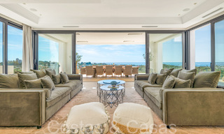 Moderne luxevilla met fantastisch uitzicht over de golfbaan naar zee, te koop in Marbella - Benahavis 70497 