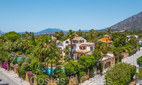Te renoveren, Andalusische villa te koop op een exclusieve toplocatie op enkele minuten van Marbella’s Golden Mile 70570