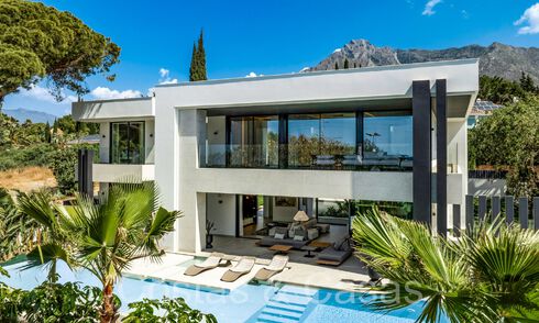 Gesofisticeerde nieuwbouwvilla te koop dicht bij alle voorzieningen op de befaamde Golden Mile van Marbella 70620
