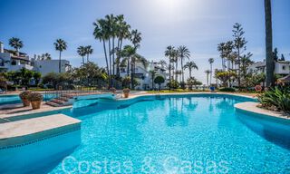 Penthouse te koop in een begeerd strandcomplex op de New Golden Mile tussen Marbella en Estepona 70709 