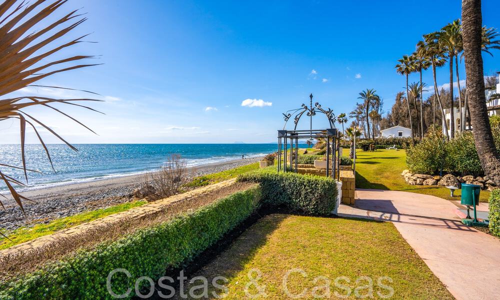 Penthouse te koop in een begeerd strandcomplex op de New Golden Mile tussen Marbella en Estepona 70714