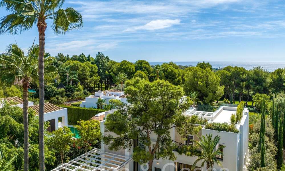 Moderne luxevilla te koop in een gated urbanisatie op Marbella’s Golden Mile 70733