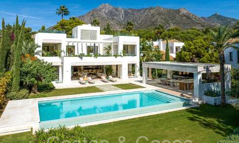 Moderne luxevilla te koop in een gated urbanisatie op Marbella’s Golden Mile 70770