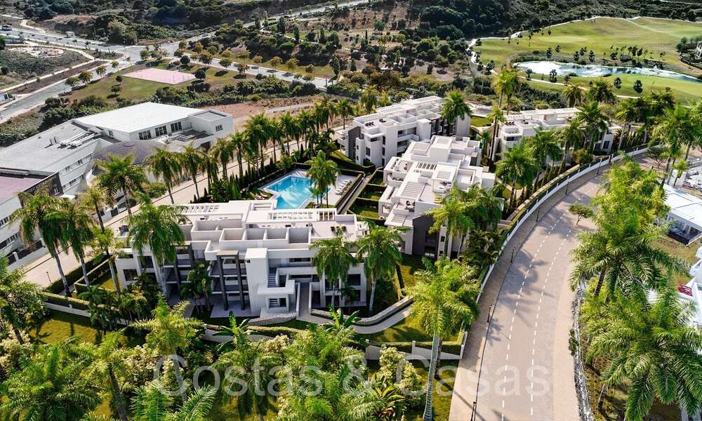 Nieuw project met luxe appartementen en penthouses te koop op loopastand van het strand in Estepona 71093