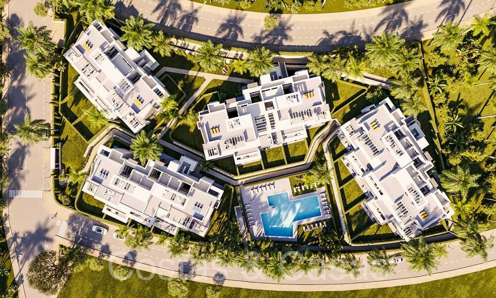 Nieuw project met luxe appartementen en penthouses te koop op loopastand van het strand in Estepona 71098