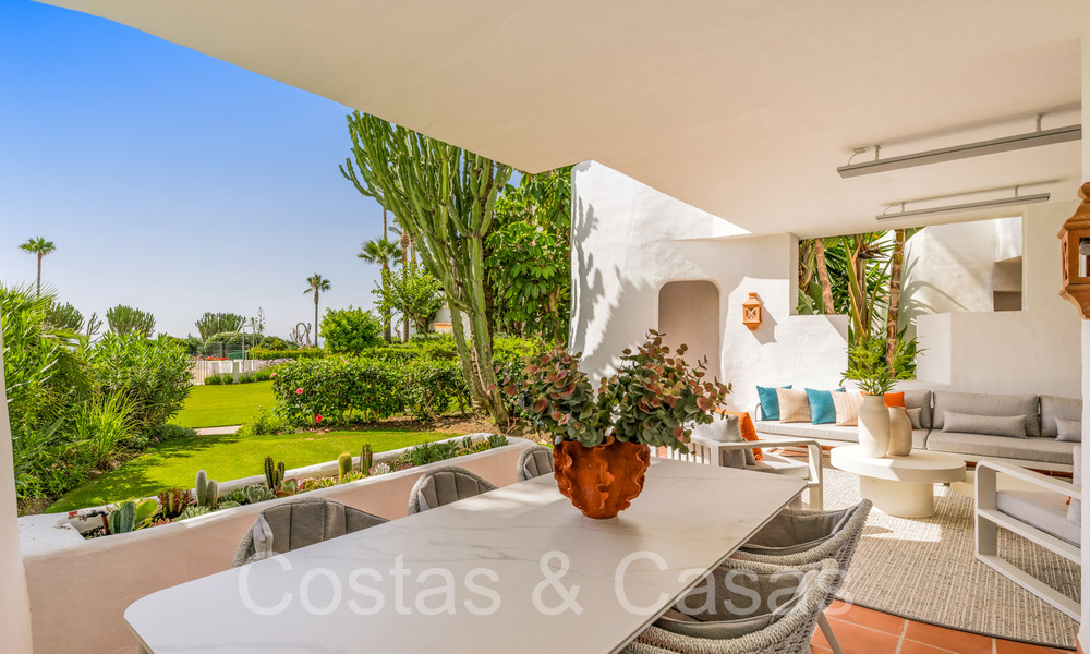 Volledig gerenoveerd gelijkvloers appartement te koop, in een strandcomplex op de New Golden Mile tussen Marbella en Estepona 71278