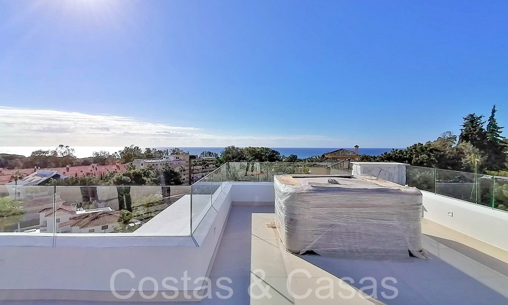 Nieuwe en instapklare villa in moderne stijl te koop met zeezicht, beachside ten oosten van Marbella’s stadscentrum 71445