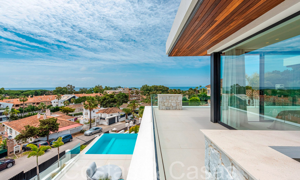 Nieuwe en instapklare villa in moderne stijl te koop met zeezicht, beachside ten oosten van Marbella’s stadscentrum 71449