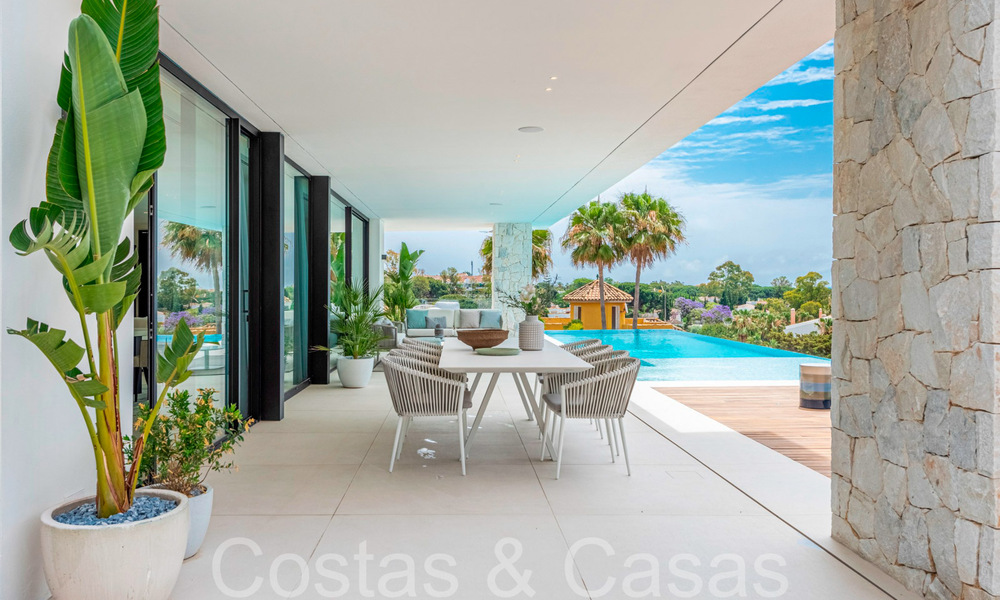 Nieuwe en instapklare villa in moderne stijl te koop met zeezicht, beachside ten oosten van Marbella’s stadscentrum 71462