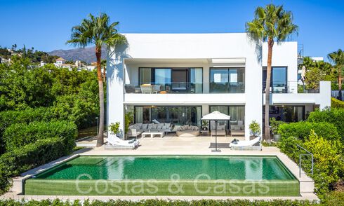 Superieure nieuwbouwvilla met moderne architectuur te koop in een gated community in Nueva Andalucia, Marbella 71652