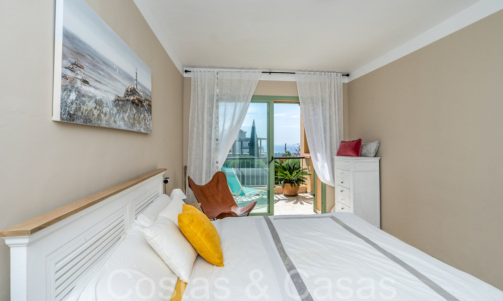 Prachtig Mediterraan appartement te koop in een vijfsterren golfresort op de New Golden Mile in Benahavis - Marbella 71645