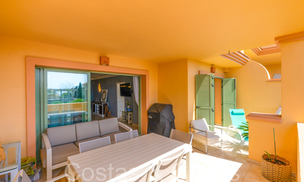 Prachtig Mediterraan appartement te koop in een vijfsterren golfresort op de New Golden Mile in Benahavis - Marbella 71651