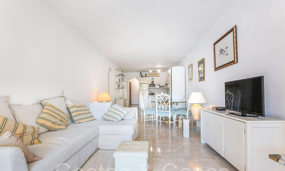 Tuinappartement met 3 slaapkamers te koop op loopafstand van Puerto Banus, Marbella 71802