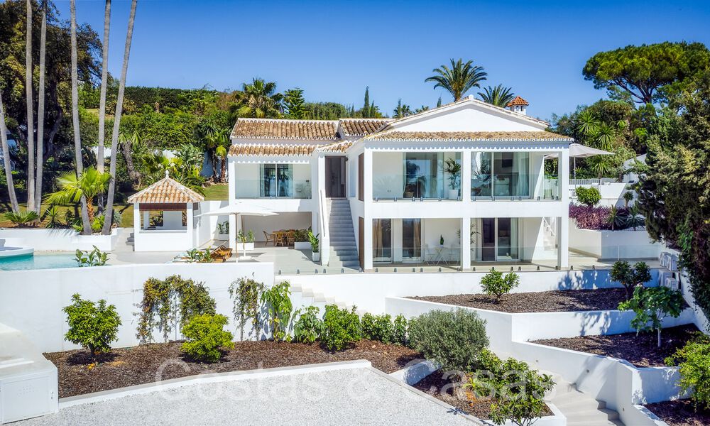 Mediterrane luxevilla te koop met grote tuin en bijgebouw, met zeezicht, dicht bij voorzieningen in Oost-Marbella 72087