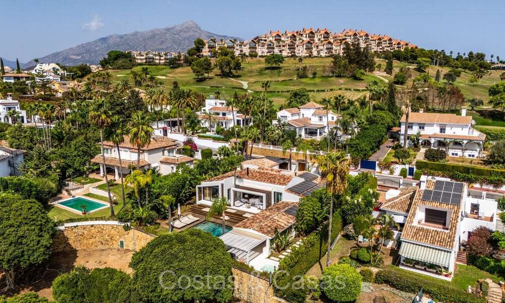 Stijlvol gerenoveerde luxevilla te koop, grenzend aan de golfbaan in Nueva Andalucia, Marbella 72291