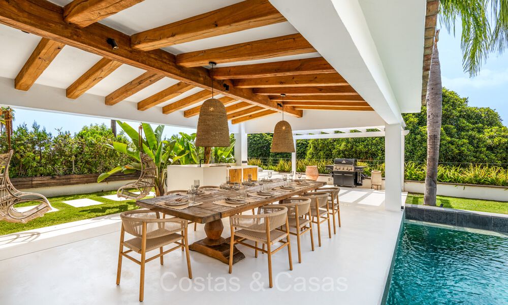 Stijlvol gerenoveerde luxevilla te koop, grenzend aan de golfbaan in Nueva Andalucia, Marbella 72328