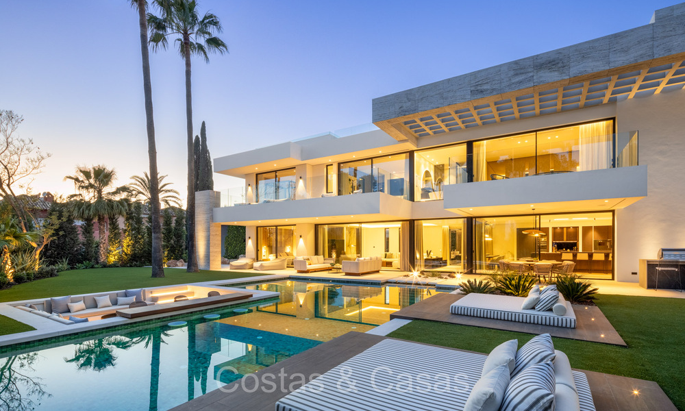 Indrukwekkende, hedendaagse designvilla te koop in Nueva Andalucia, Marbella 72199