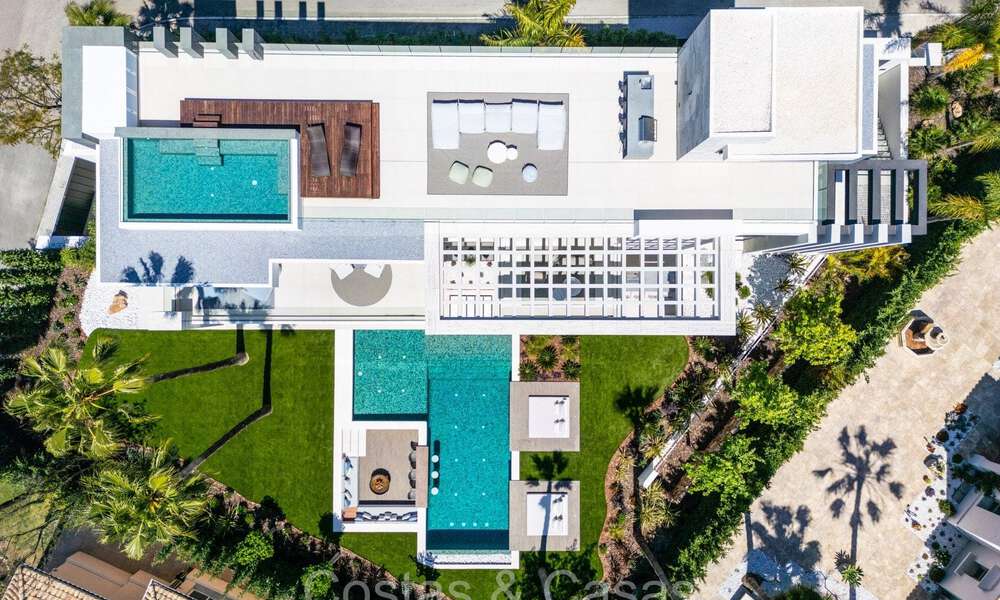 Indrukwekkende, hedendaagse designvilla te koop in Nueva Andalucia, Marbella 72200