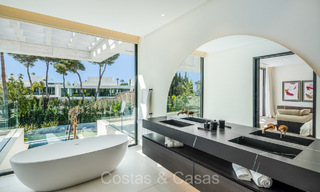 Indrukwekkende, hedendaagse designvilla te koop in Nueva Andalucia, Marbella 72212 