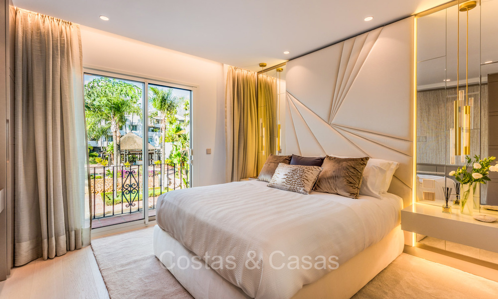 Prestigieus penthouse met frontaal zeezicht te koop, eerstelijnsstrand in Puente Romano, Golden Mile, Marbella 72337