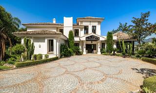 Prestigieuze, Spaanse luxevilla te koop grenzend aan de golfbaan in het hoogstaande La Zagaleta golfresort, Benahavis - Marbella 72454 