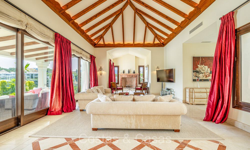 Prestigieuze, Spaanse luxevilla te koop grenzend aan de golfbaan in het hoogstaande La Zagaleta golfresort, Benahavis - Marbella 72467