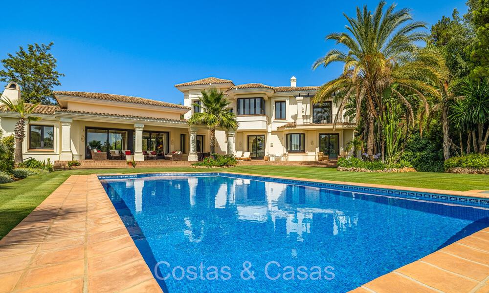 Prestigieuze, Spaanse luxevilla te koop grenzend aan de golfbaan in het hoogstaande La Zagaleta golfresort, Benahavis - Marbella 72471