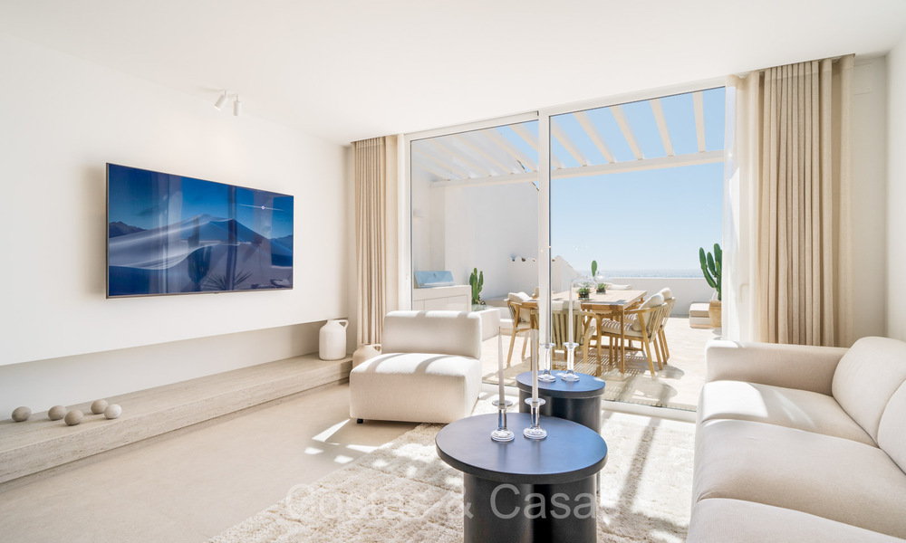 Prachtig gerenoveerd appartement met ruim terras te koop met prachtig uitzicht in de haven van Puerto Banus, Marbella 72591