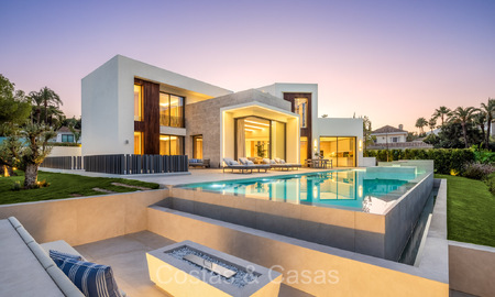 Architectonische boutique villa te koop, eerstelijns Las Brisas golf in Nueva Andalucia, Marbella 72625