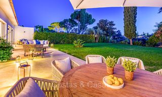 Mediterrane gelijkvloerse villa te koop grenzend aan de Aloha golfbaan in Nueva Andalucia, Marbella 72844 